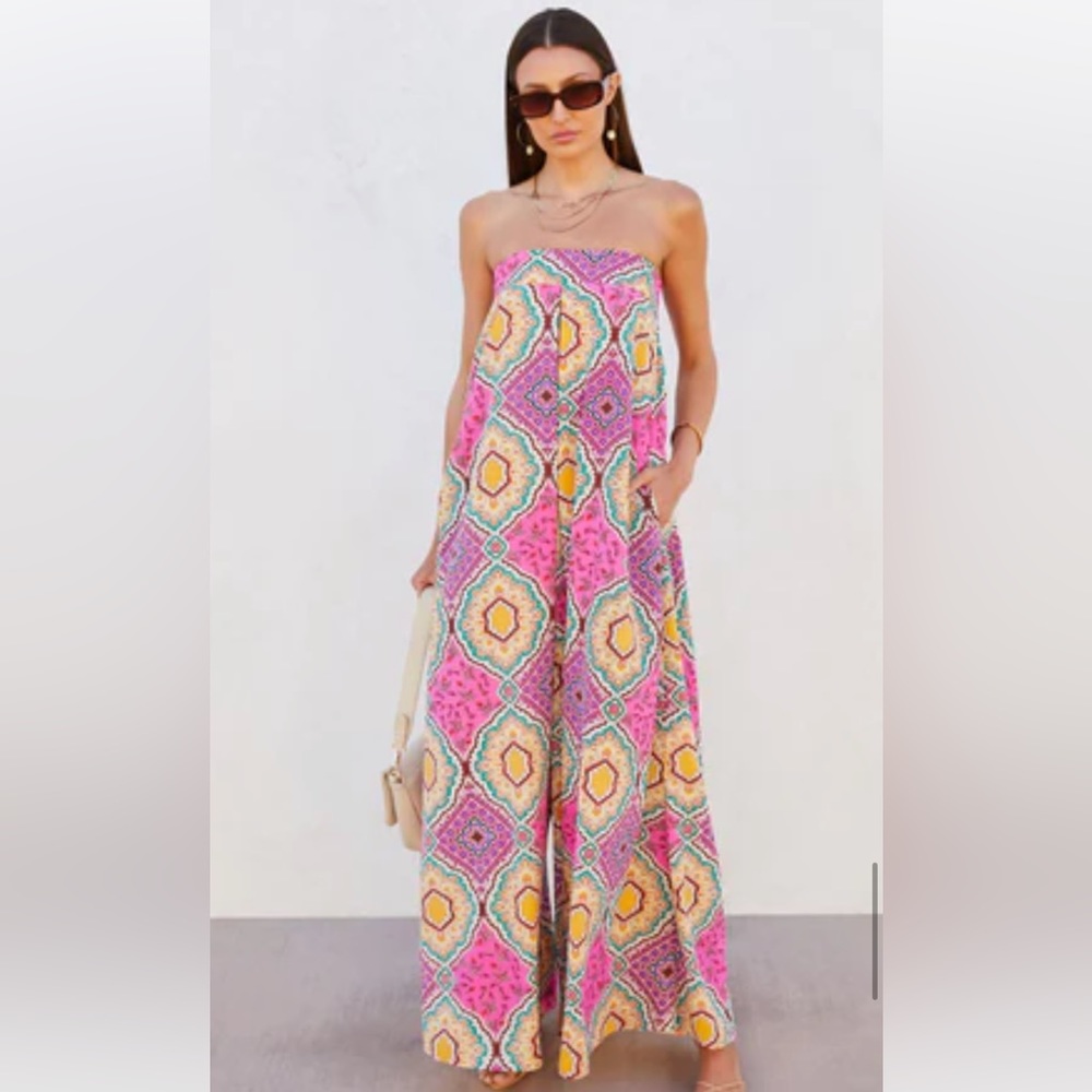 SUMMERTIME STUNNING jumpsuit from Vici!  WORN ONE TIME TO DINNER